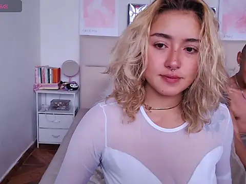 Snapshot of trinitych_ chatting on 03/27/26, 01:34 trinitych online show from 03/27/26, 01:34