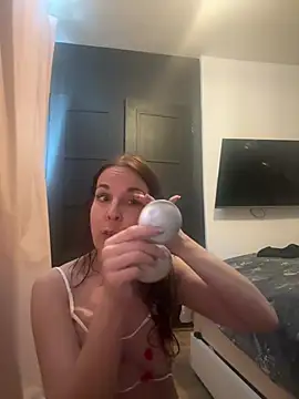 petitehotwife4u online show from 04/13/26, 12:09