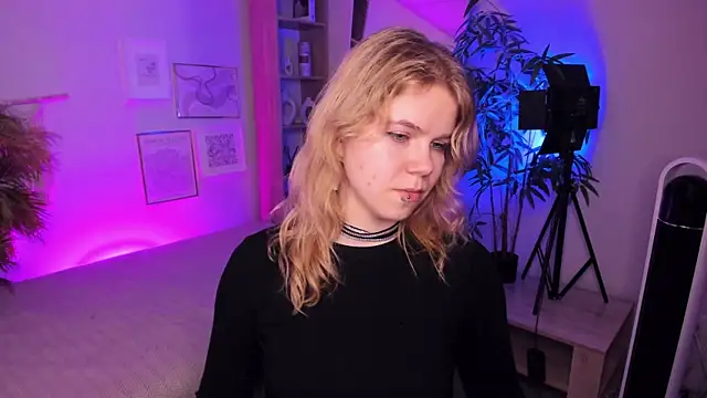 ElizabethVane online show from 05/17/26, 05:24