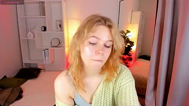 ElizabethVane online show from 05/05/26, 05:21