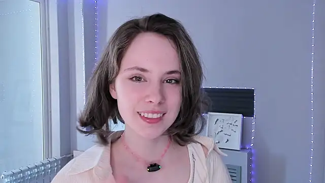 Snapshot of CrystaLeah chatting on 03/22/26, 07:43 CrystaLeah online show from 03/22/26, 07:43