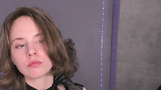 Snapshot of CrystaLeah chatting on 03/21/26, 07:20 CrystaLeah online show from 03/21/26, 07:20