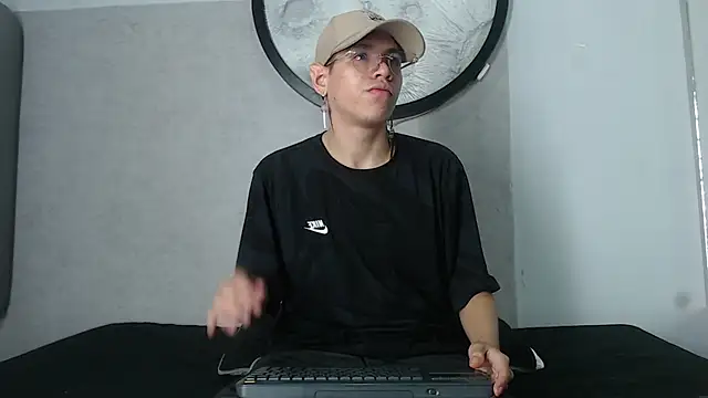 Bennet-Grayy online show from 05/22/26, 01:36