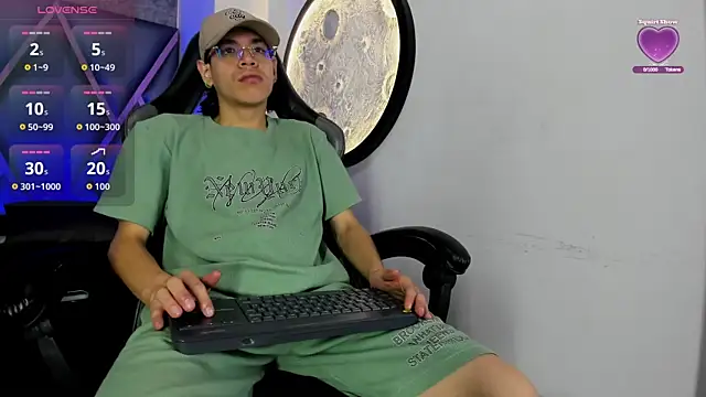 Snapshot of Bennet-Grayy chatting on 04/02/26, 04:41 Bennet-Grayy online show from 04/02/26, 04:41