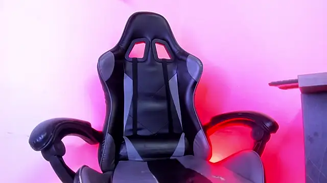 Snapshot of Bennet-Grayy chatting on 04/11/26, 07:45 Bennet-Grayy online show from 04/11/26, 07:45