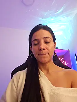 Snapshot of miaeyex chatting on 05/11/26, 12:06 miaeyex online show from 05/11/26, 12:06