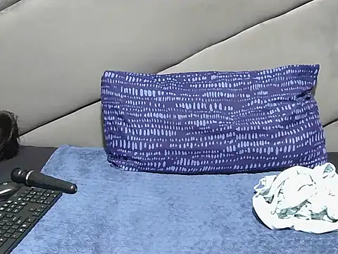 Snapshot of Melitaxx chatting on 04/06/26, 05:19 Melitaxx online show from 04/06/26, 05:19