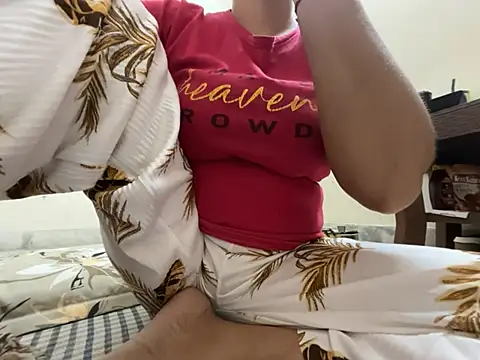 Snapshot of Noor_Sexy02 chatting on 07/04/26, 04:08 Noor Sexy02 online show from 07/04/26, 04:08