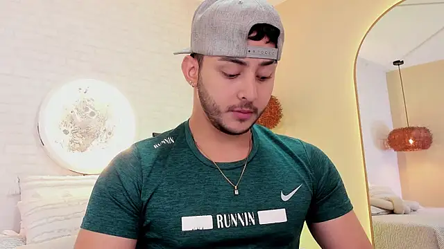 Dylan vega01 online show from 04/10/26, 12:56