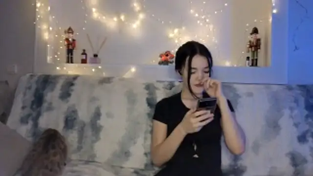 Snapshot of FerialCodger chatting on 03/26/26, 08:01 FerialCodger online show from 03/26/26, 08:01