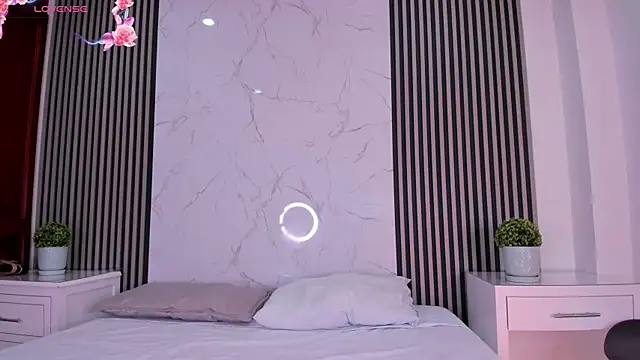 Snapshot of AlondraSoomer chatting on 04/14/26, 04:28 AlondraSoomer online show from 04/14/26, 04:28