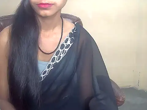 Snapshot of QueenOfDesire01 chatting on 04/03/26, 05:30 QueenOfDesire01 online show from 04/03/26, 05:30