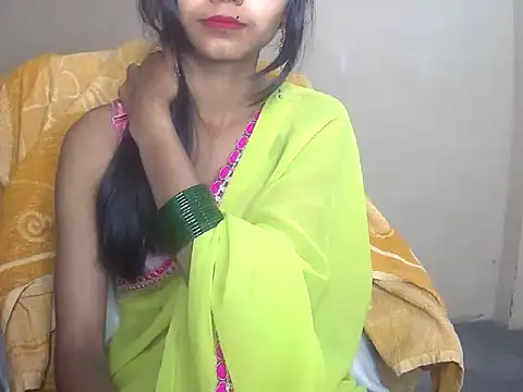 Snapshot of QueenOfDesire01 chatting on 03/26/26, 05:33 QueenOfDesire01 online show from 03/26/26, 05:33