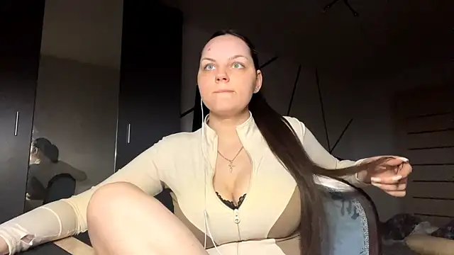 EmilyCroft online show from 03/20/26, 04:08