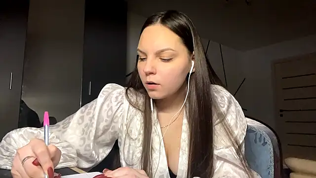 EmilyCroft online show from 03/22/26, 09:27