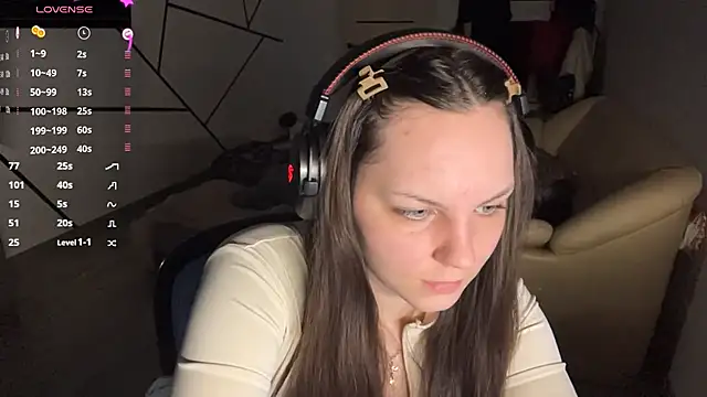 EmilyCroft online show from 04/15/26, 02:17