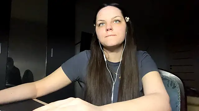 EmilyCroft online show from 03/23/26, 06:52