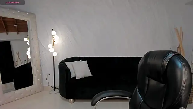 AntonellaDimeo online show from 05/08/26, 03:54