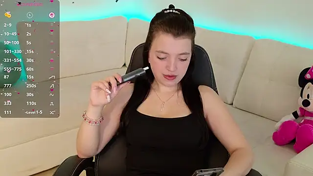 Snapshot of Minnie_mouse_18 chatting on 03/20/26, 09:54 Minnie mouse 18 online show from 03/20/26, 09:54