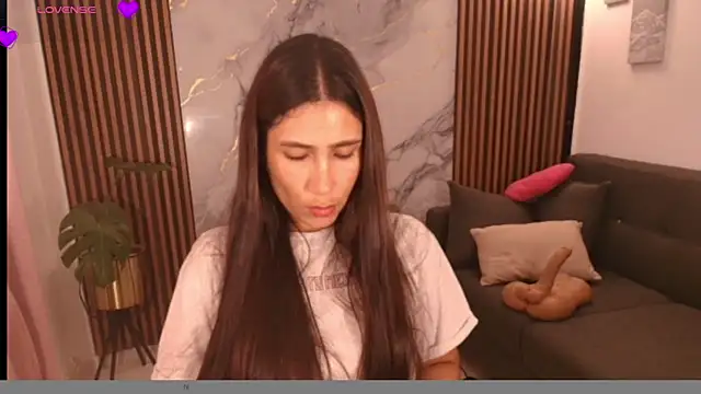 LucyBecker online show from 04/01/26, 12:24