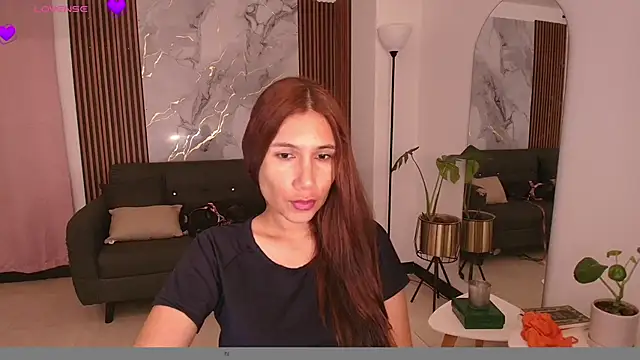 Snapshot of LucyBecker chatting on 06/09/26, 05:47 LucyBecker online show from 06/09/26, 05:47