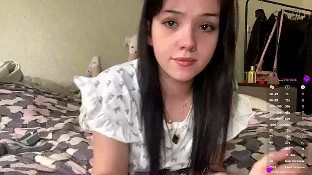 Snapshot of BeckyAurielle chatting on 04/04/26, 08:43 BeckyAurielle online show from 04/04/26, 08:43