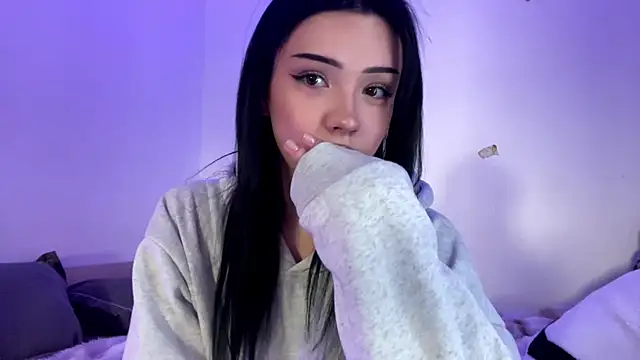 Snapshot of BeckyAurielle chatting on 04/11/26, 02:21 BeckyAurielle online show from 04/11/26, 02:21