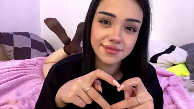 Snapshot of BeckyAurielle chatting on 04/08/26, 01:23 BeckyAurielle online show from 04/08/26, 01:23