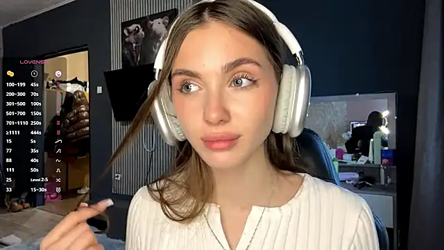 Veluxe online show from 03/28/26, 03:13