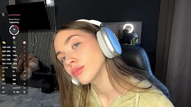 Veluxe online show from 04/05/26, 03:08