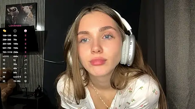 Veluxe online show from 04/13/26, 05:17