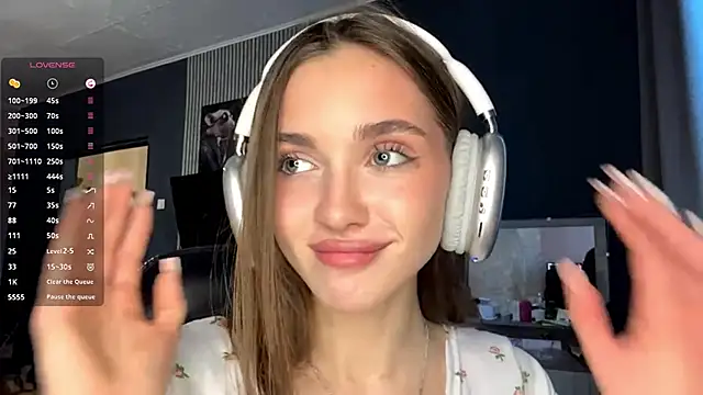 Veluxe online show from 03/23/26, 03:01