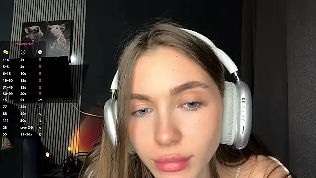 Veluxe online show from 04/09/26, 03:07