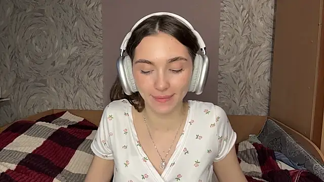 Veluxe online show from 04/02/26, 03:08