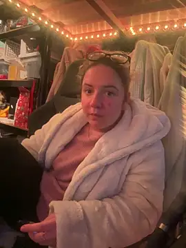 curvyneon online show from 04/04/26, 07:20