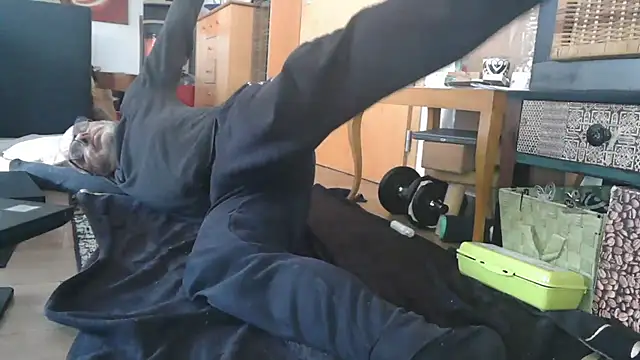 Snapshot of Thomate24 chatting on 03/16/26, 01:37 Thomate24 online show from 03/16/26, 01:37