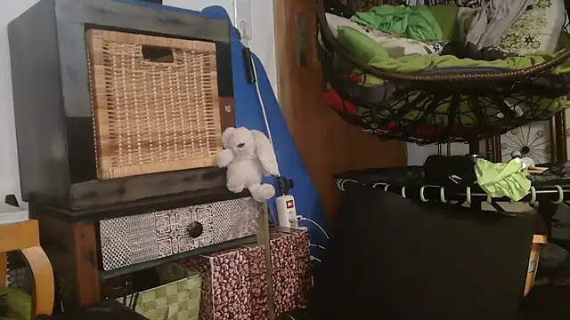 Snapshot of Thomate24 chatting on 04/03/26, 06:53 Thomate24 online show from 04/03/26, 06:53