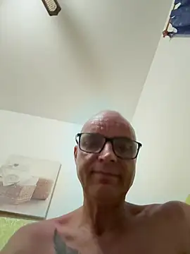 Snapshot of Thomate24 chatting on 07/11/26, 08:31 Thomate24 online show from 07/11/26, 08:31