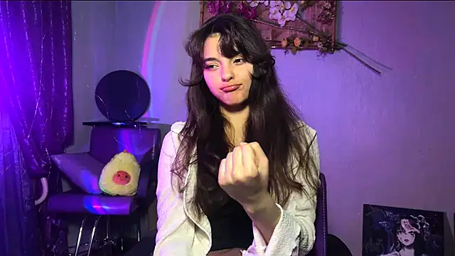 Snapshot of CareyDevan chatting on 04/07/26, 01:46 CareyDevan online show from 04/07/26, 01:46