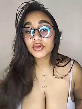 Mia skyy18 online show from 04/07/26, 09:38