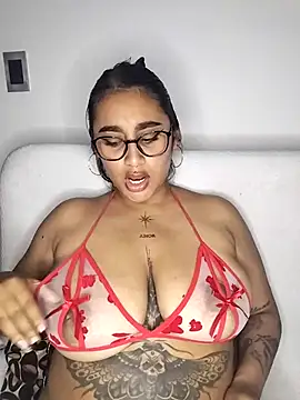 Mia skyy18 online show from 04/15/26, 04:51