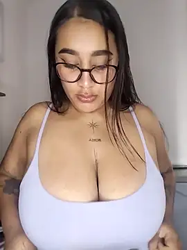 Mia skyy18 online show from 05/05/26, 11:57