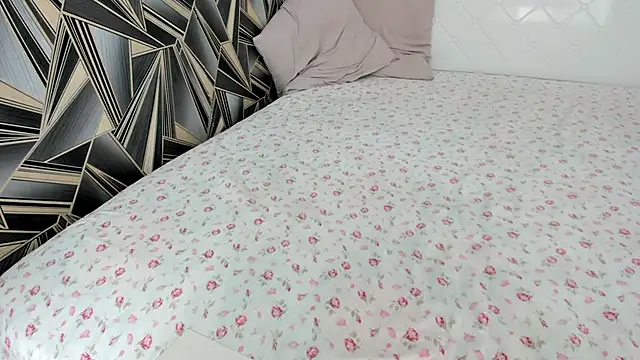 Snapshot of caelestic chatting on 04/07/26, 04:58 caelestic online show from 04/07/26, 04:58