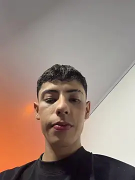 Snapshot of SebastianReed_ chatting on 05/18/26, 04:01 SebastianReed online show from 05/18/26, 04:01