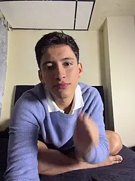 Snapshot of SebastianReed_ chatting on 05/07/26, 06:17 SebastianReed online show from 05/07/26, 06:17