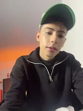 Snapshot of SebastianReed_ chatting on 05/26/26, 03:37 SebastianReed online show from 05/26/26, 03:37