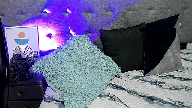 Andrew restrepoo online show from 04/02/26, 03:41