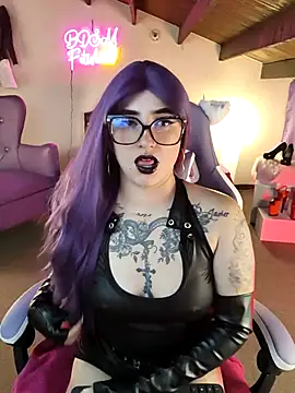Snapshot of LilithDark666 chatting on 04/15/26, 01:04 LilithDark666 online show from 04/15/26, 01:04