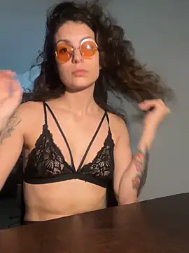 conejita000 online show from 04/01/26, 02:57