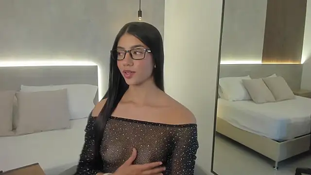 Snapshot of emma_rousse5 chatting on 03/25/26, 08:19 emma rousse5 online show from 03/25/26, 08:19